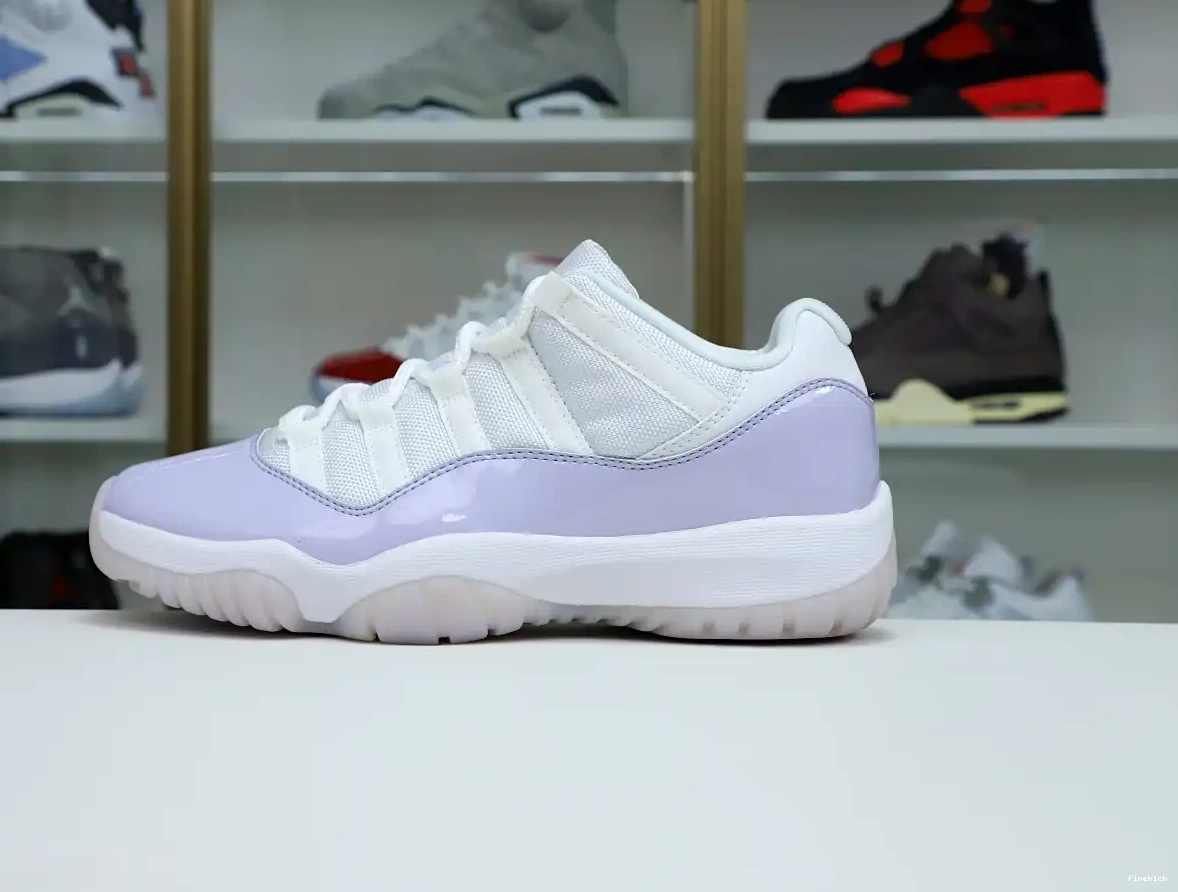 11 PURE VIOLET AIR LOW JORDAN 0506
